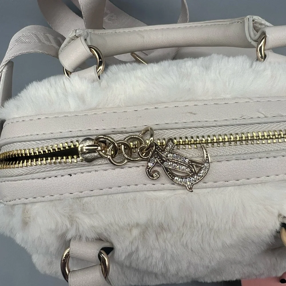 Juicy couture semi charmed satchel purse